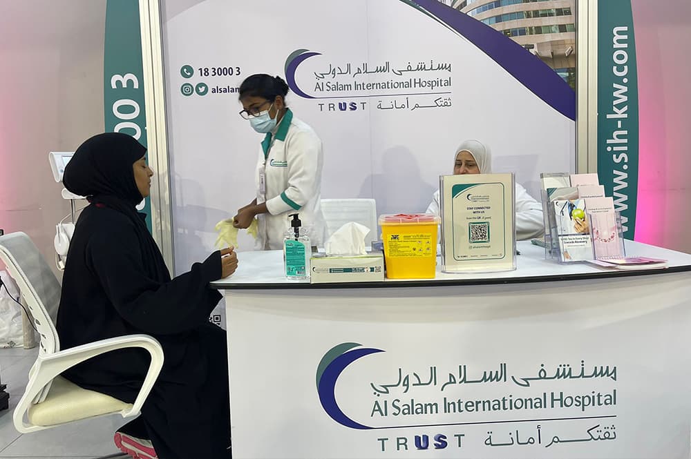 مشاركة مستشفى السلام ببطولة البادل للتوعية عن سرطان الثدي