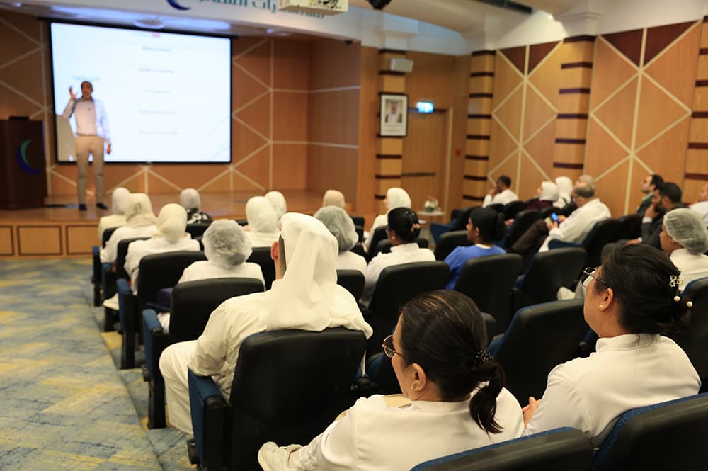 محاضرة حول السيطرة على التوتر لموظفي مستشفيات السلام