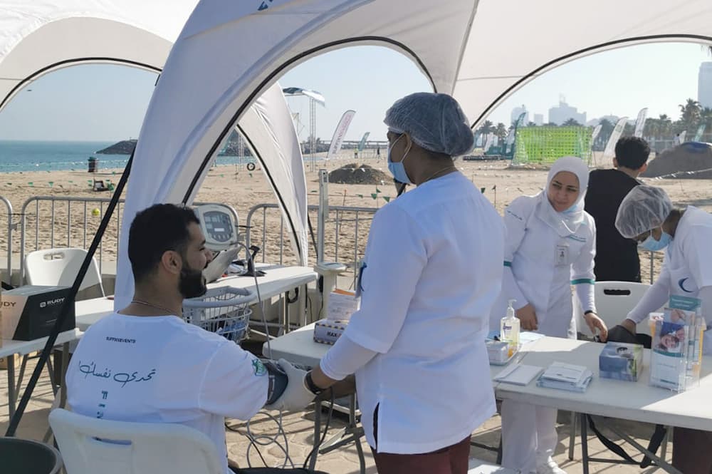 مشاركة مستشفى السلام في سباق "بيتك" للحواجز